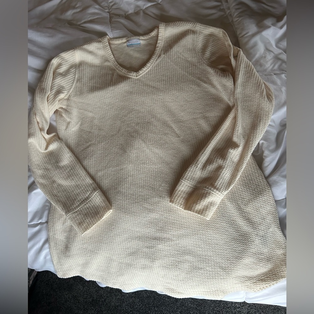Columbia Women's Ivory V-Neck Long Sleeve